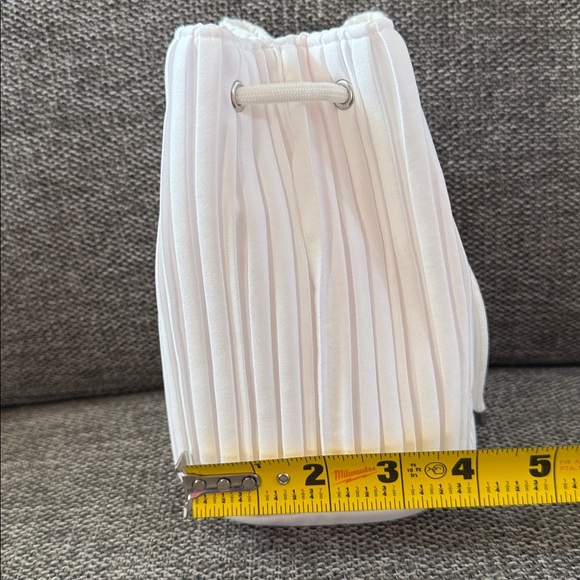 Dior Beauty Pleated Drawstring White Pouch Cosmetic Bag New Authentic - Picture 17 of 17